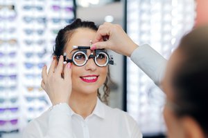 Testez votre vision chez Claire Optique