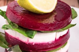 Mini terrine de chèvre frais aux betteraves rouges